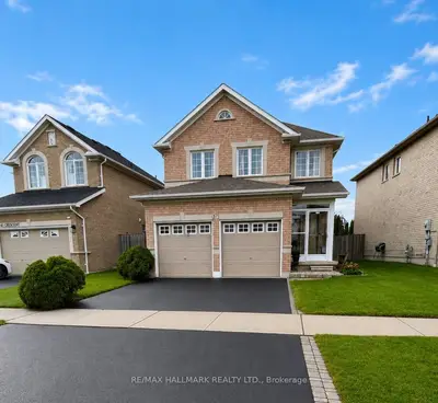 Detached in Whitby