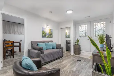 524 Simcoe Street S Lower, Oshawa, On L1h 4j8