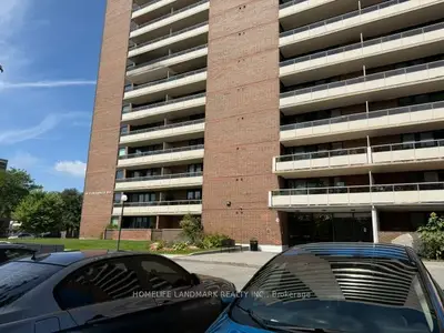 15 Torrance Road 1811, Toronto, On M1j 3k2