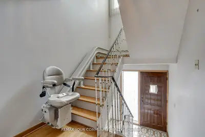41a North Edgely Avenue, Toronto, On M1k 1t5