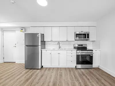 200 Garden Street 11, Whitby, On L1n 0l7