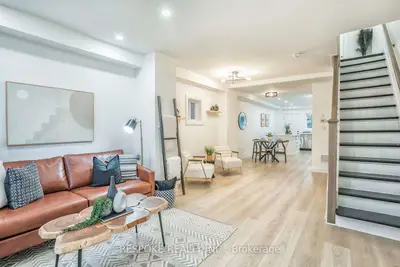 681 Cosburn Avenue, Toronto, On M4c 2v1