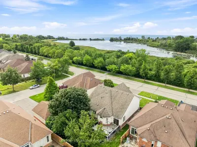 291 Whitby Shores Greenway, Whitby, On L1n 9n6