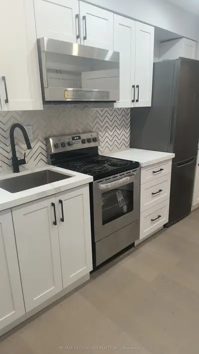 551a Kennedy Road Upper 2, Toronto, On M1k 2b1