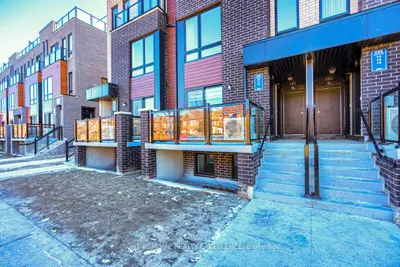 235 Mclevin Avenue E 16, Toronto, On M1b 0e8