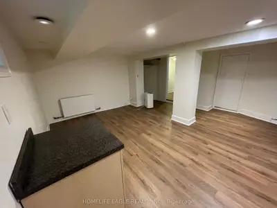 1277 Broadview Avenue Lower Level, Toronto, On M4k 2t5