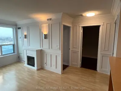 36 Lee Centre Drive 1615, Toronto, On M1h 3k2