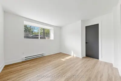 139 Wineva Avenue B, Toronto, On M4e 2t3