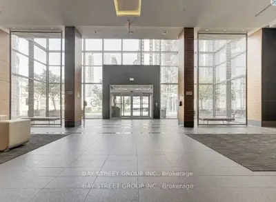 135 Village Green Square 3622, Toronto, On M1s 0g4