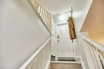 46 Elmer Avenue 1, Toronto, On M4l 3r7