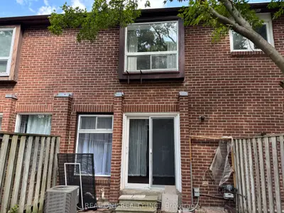 72 Dusay Place 16, Toronto, On M1w 2n2