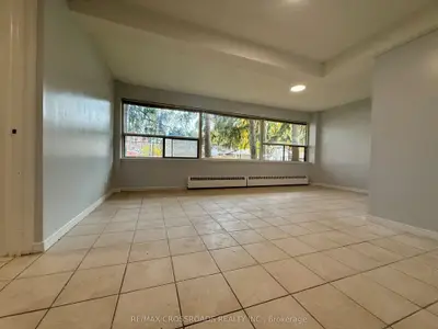 1191 Ellesmere Road B3, Toronto, On M1p 2x6