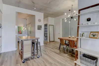 1190 Dundas Street E 522, Toronto, On M4m 0c5