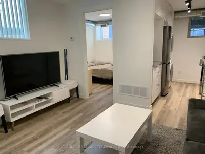 56 Jones Avenue A, Toronto, On M4m 2z8