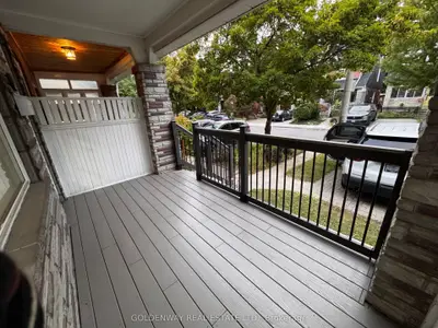 327 Springdale Boulevard, Toronto, On M4c 2a3