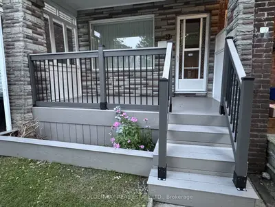 327 Springdale Boulevard, Toronto, On M4c 2a3
