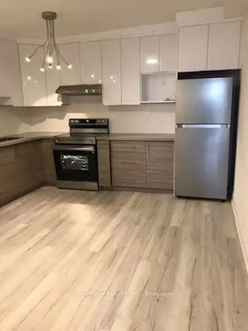 373 Broadview Avenue 7, Toronto, On M4k 2m7