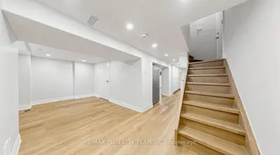 9 Lesmount Avenue Bsmt, Toronto, On M4j 3v5