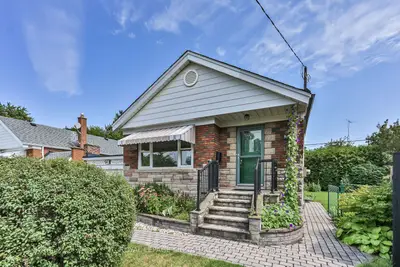 40 Shandara Crescent, Toronto, On M1r 1e9