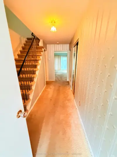 1028 Bridletowne Circle, Toronto, On M1w 2h8