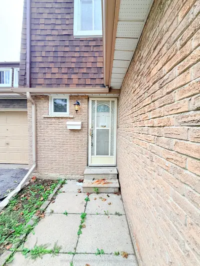 1028 Bridletowne Circle, Toronto, On M1w 2h8