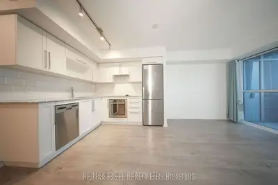 275 Village Green Square 1215, Toronto, On M1s 0k5