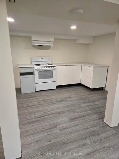 109 Furnival Road S Basement, Toronto, On M4b 1w6