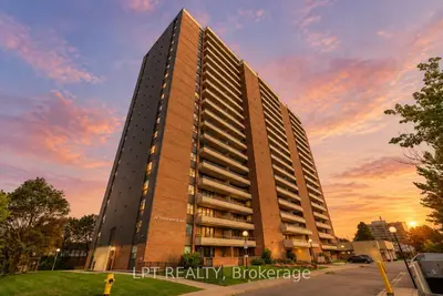 15 Torrance Road 1910, Toronto, On M1j 3k2
