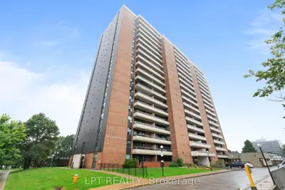 15 Torrance Road 1910, Toronto, On M1j 3k2
