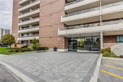 15 Torrance Road 606, Toronto, On M1j 3k2