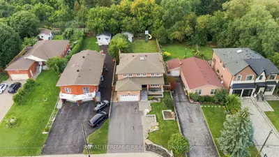 816 Sheppard Avenue, Pickering, On L1v 1g5