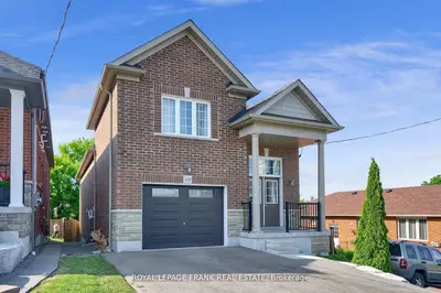 402 Olive Avenue, Oshawa, On L1h 2r1