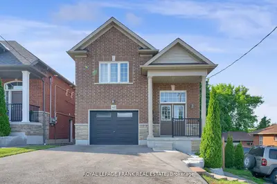 402 Olive Avenue, Oshawa, On L1h 2r1