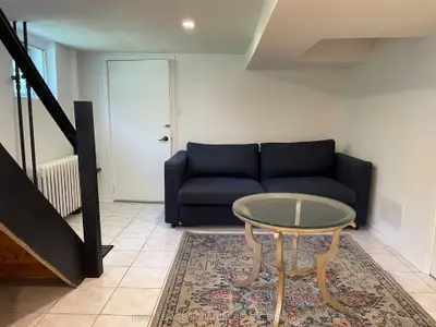 24 Weymouth Avenue Bsmt, Toronto, On M4c 1r7