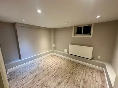 66 Condor Avenue Bsmt, Toronto, On M4j 3m9