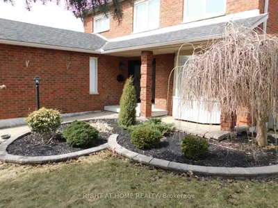 128 William Stephenson Drive, Whitby, On L1n 8v1