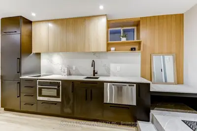28 Garnock Avenue Lower, Toronto, On M4k 1k5