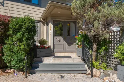 394 Coxwell Avenue, Toronto, On M4l 3b7