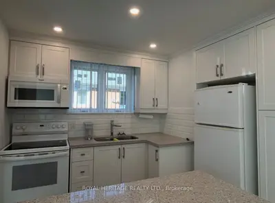 95 Santamonica Boulevard, Toronto, On M1l 4h3