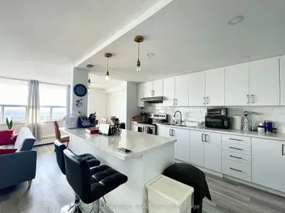 270 Palmdale Drive 1807, Toronto, On M1t 3n8