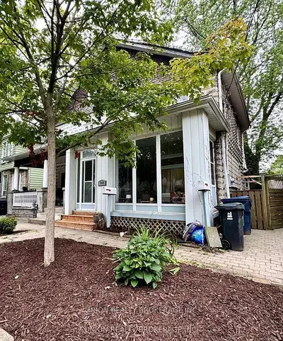 368 Main Street Upper (unit A), Toronto, On M4c 4x8