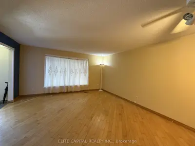 332 Burrows Hall Boulevard, Toronto, On M1b 1h7