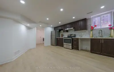 10 Pardon Avenue, Whitby, On L1p 1v1