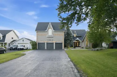 5050 William Street, Pickering, On L1y 1b7