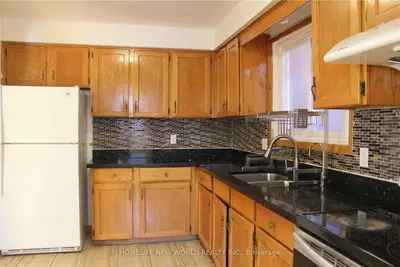 31 Rainthorpe Crescent, Toronto, On M1w 3s6