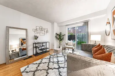 275 Broadview Avenue 10, Toronto, On M4m 3h5