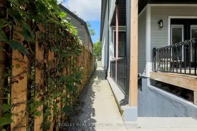 9 Queen Victoria Street Lower, Toronto, On M4j 1e8