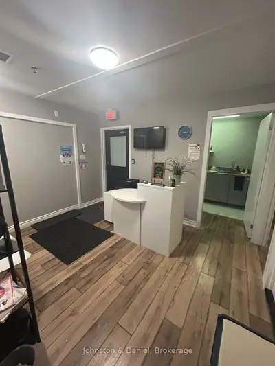 101 Mary Street W 302, Whitby, On L1n 2r4