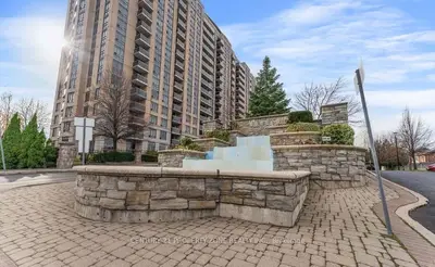 18 Mondeo Drive Ph42, Toronto, On M1p 5c8