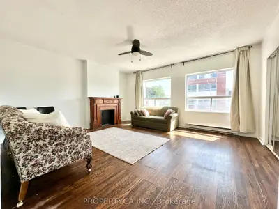 1854 Danforth Avenue A, Toronto, On M4c 1j4
